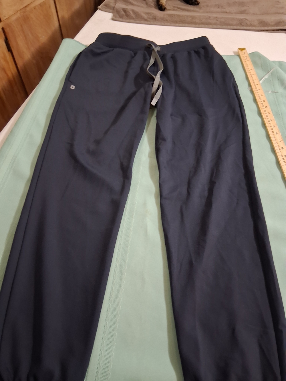 Figs Men's Dark Navy Joggers with Gray Drawstring